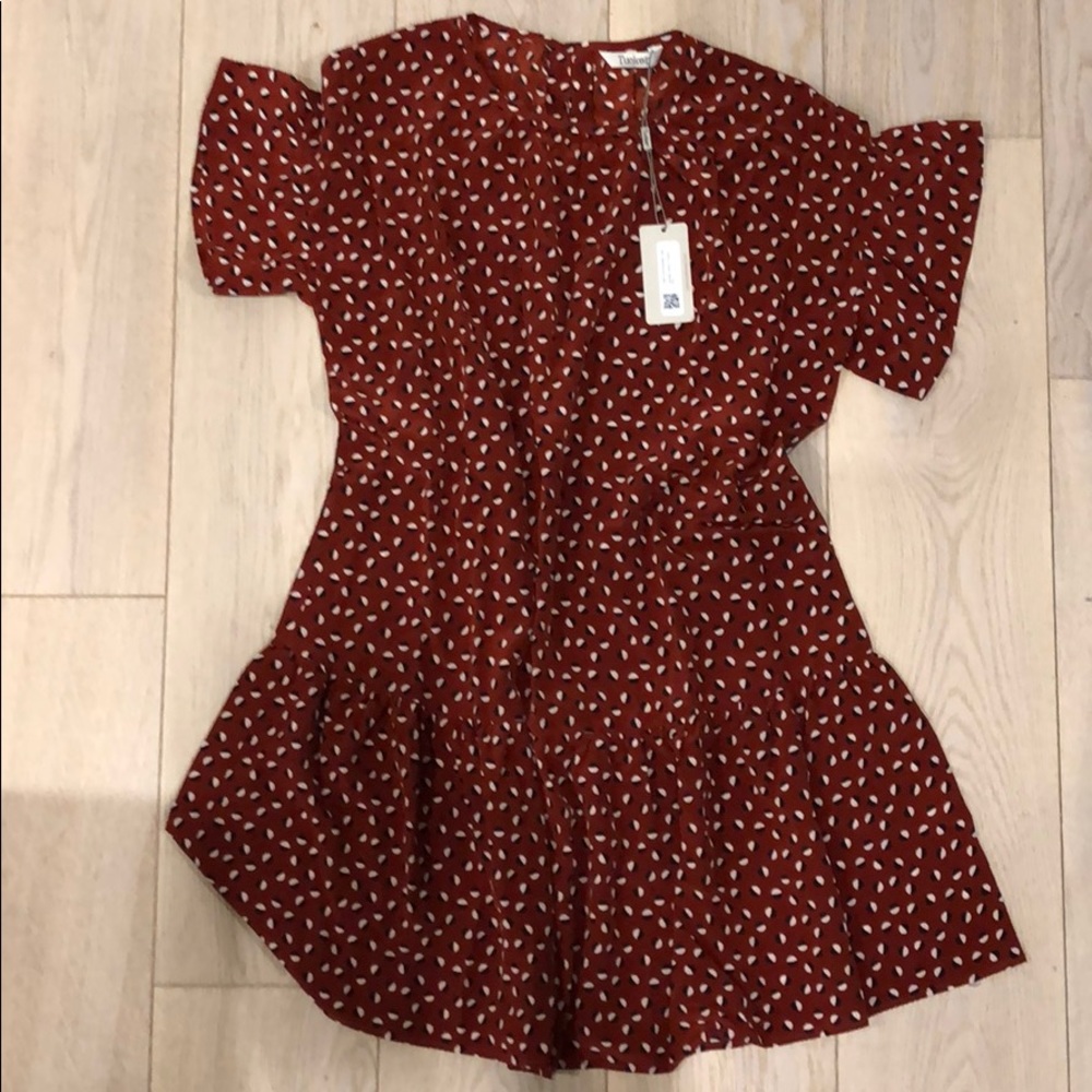 100% silk crew neck dress with ruffled sleeve